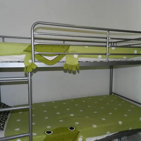 2 Pieces Avec Piscine Et Parking, - Fr-1-251-889 *