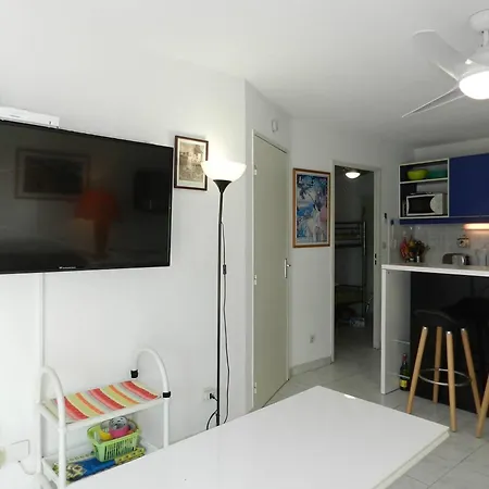 Lägenhet 2 Pieces Avec Piscine Et Parking, - Fr-1-251-889 *
