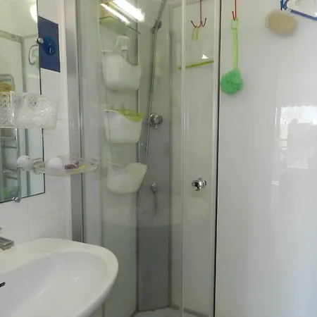 Appartement 2 Pièces Avec Piscine Et Parking, Le Lavandou - Fr-1-251-889 Le Lavandou