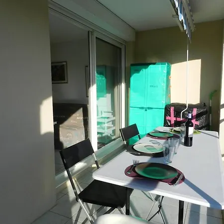 Appartement 2 Pièces Avec Piscine Et Parking, Le Lavandou - Fr-1-251-889 Le Lavandou