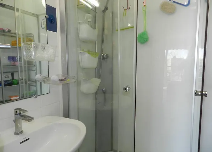 Apartment 2 Pieces Avec Piscine Et Parking, - Fr-1-251-889 Le Lavandou